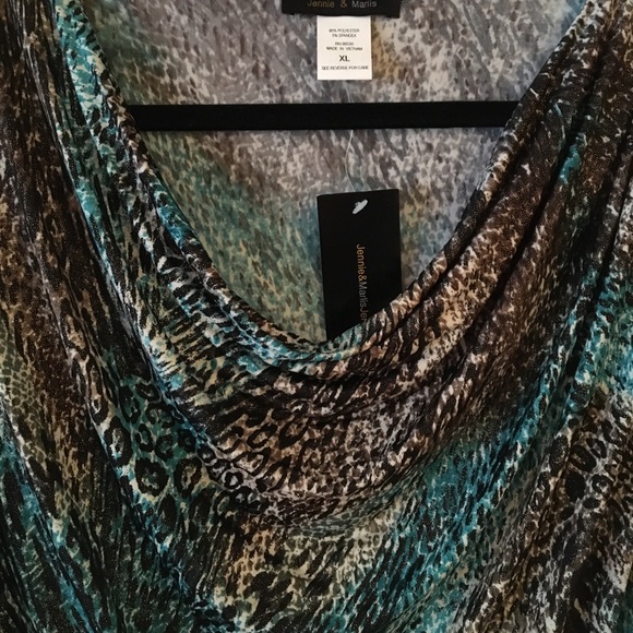 Cowel neck shell - Picture 5 of 5